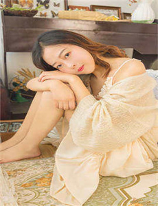《元龙第一季免费观看完整版-美女自觉的解开胸衣》