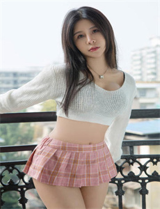 《我在厨房摸岳的乳HD在线观看-huang电影》
